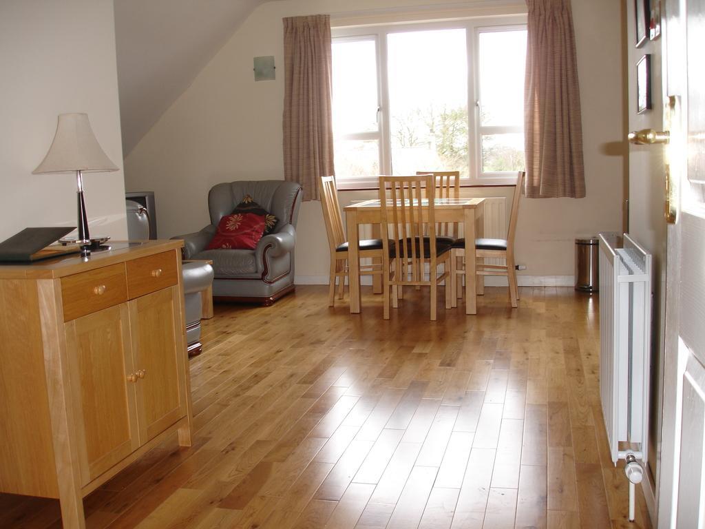 Country Garden House Holiday Homes بوليماني الغرفة الصورة